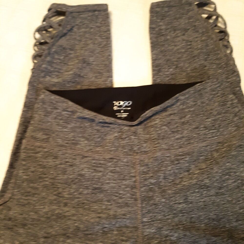 VOGO Athletica Yoga leggings Crop Cut Out Gray Size Small Running, Casual wear